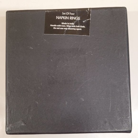 Tahari Home Napkin Rings Set 4 Silver Tone Sparkling Rhinestone Jewel New - Picture 4 of 5